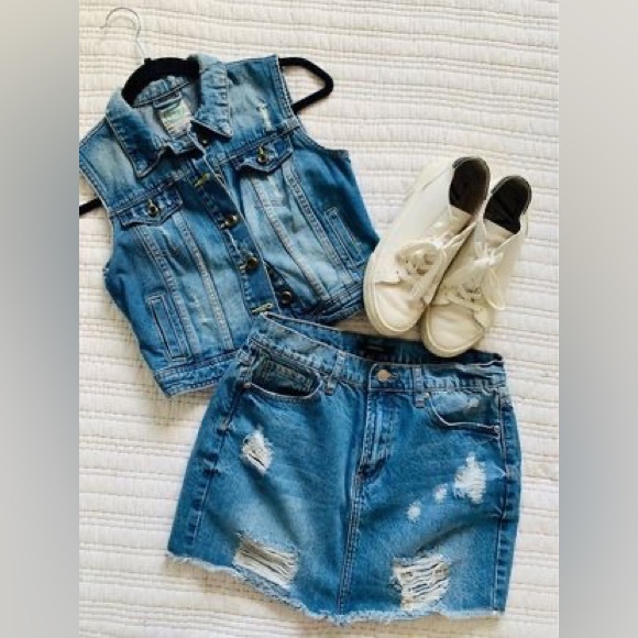 Denim top vest and mini skirt distressed - 2 items- size Small both - Picture 1 of 6